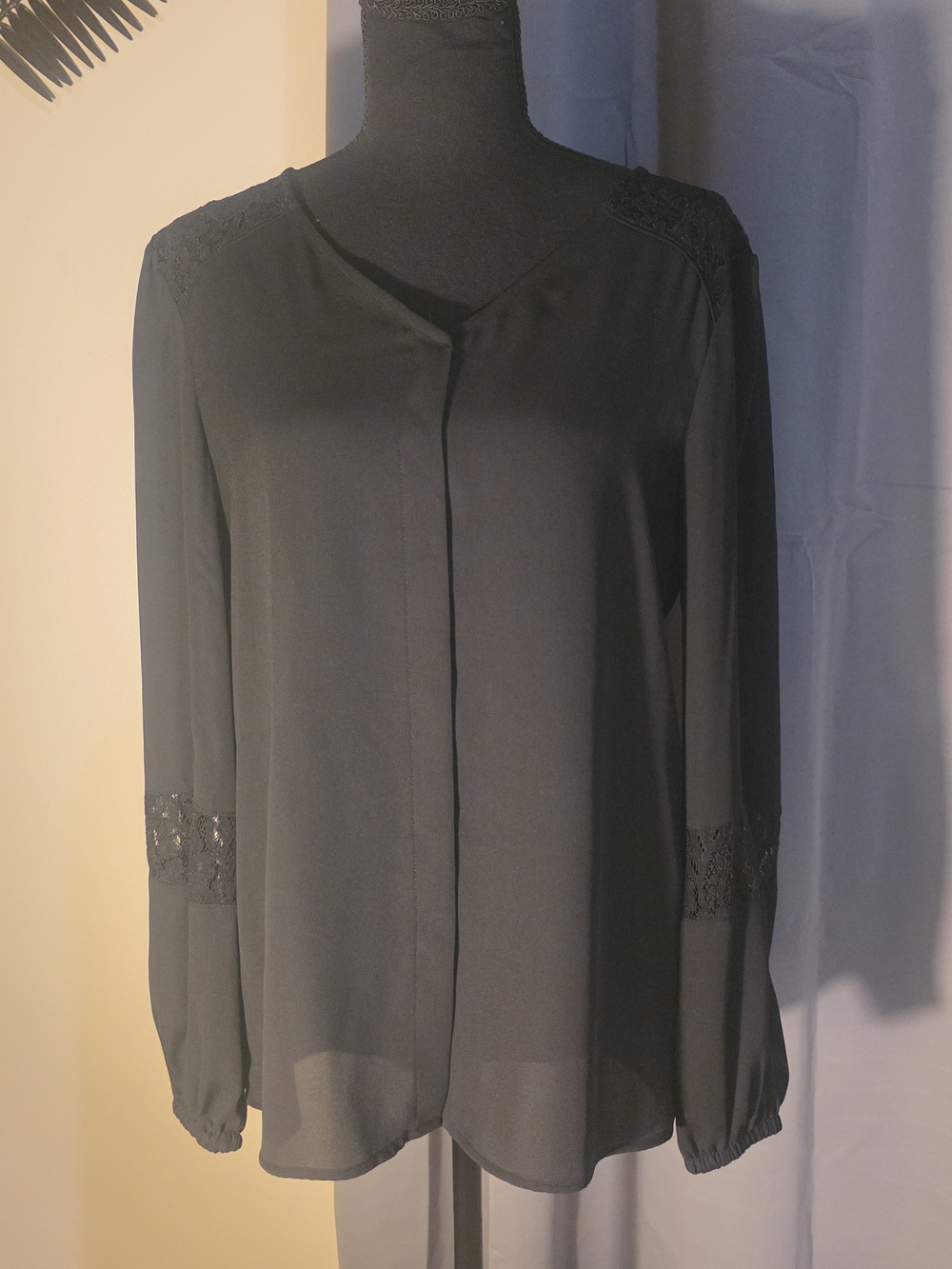 Apt. 9 Black Lace-Trim Long Sleeve Blouse (Sz S)